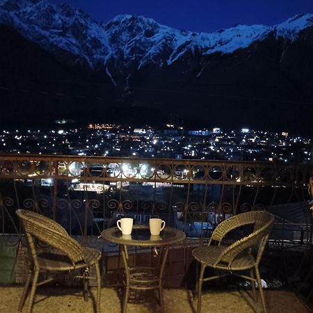 Belas Guesthouse Kazbegi Exteriör bild