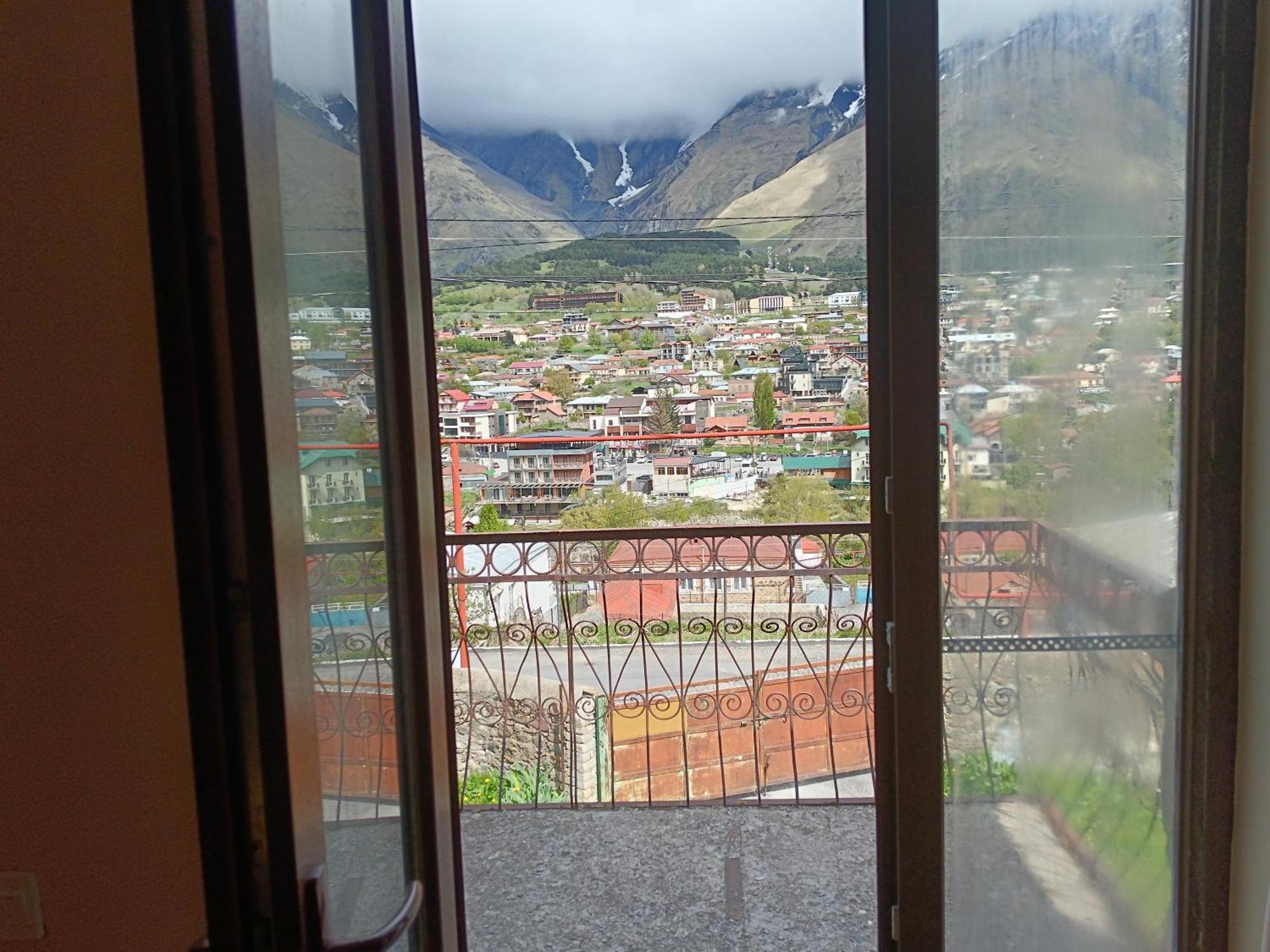 Belas Guesthouse Kazbegi Rum bild