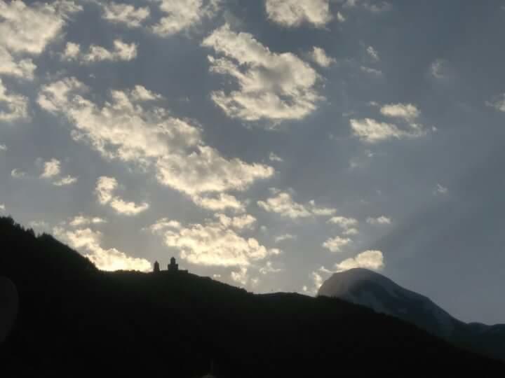 Belas Guesthouse Kazbegi Exteriör bild