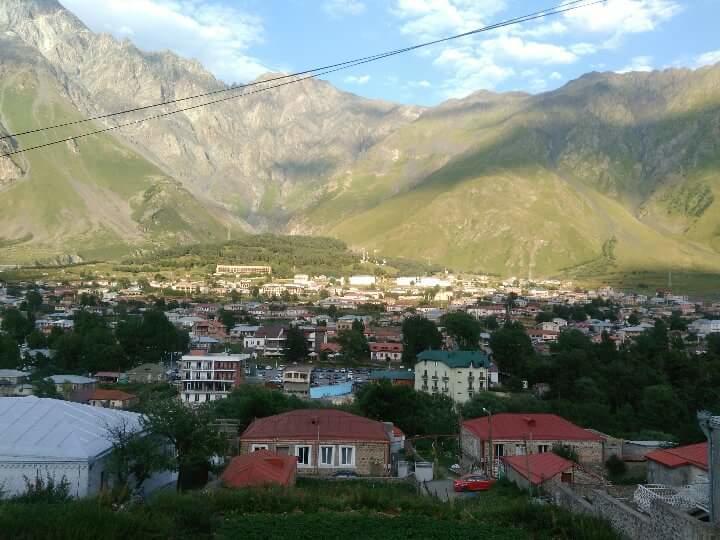 Belas Guesthouse Kazbegi Exteriör bild